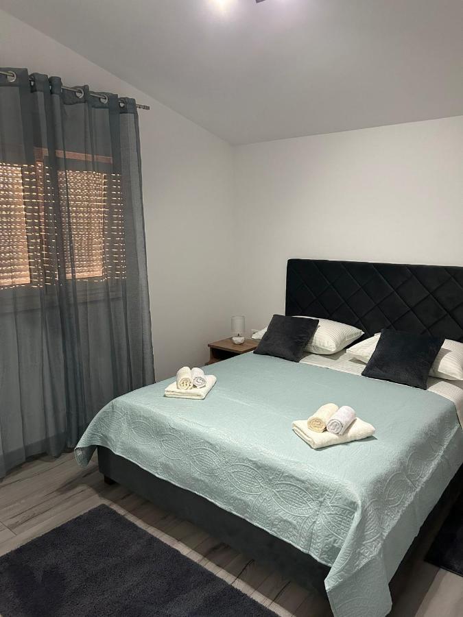 Apartment Marko With A Beautiful View Of The Sea Kaštel Sućurac Exterior foto