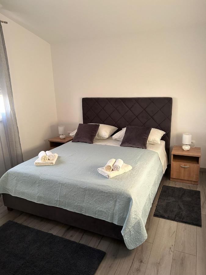 Apartment Marko With A Beautiful View Of The Sea Kaštel Sućurac Exterior foto