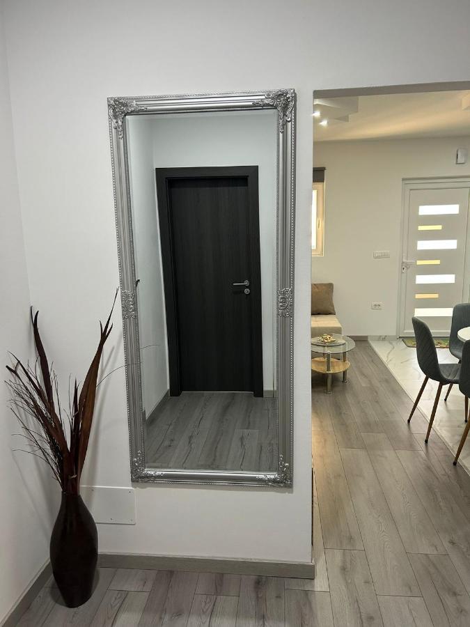 Apartment Marko With A Beautiful View Of The Sea Kaštel Sućurac Exterior foto