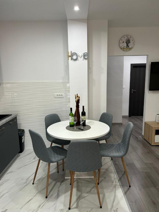 Apartment Marko With A Beautiful View Of The Sea Kaštel Sućurac Exterior foto